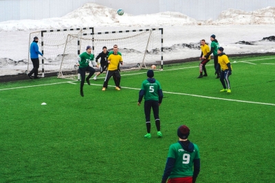 На пермском стадионе «Динамо» состоялся турнир по мини-футболу среди местных мужских команд